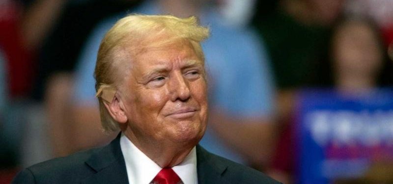 Trump threatens to impose secondary tariffs on Russia's oil sector over Ukraine talks
