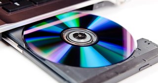 Porno CD’lerinden askerler çıktı!