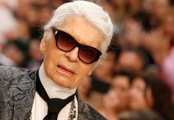 Moda dünyasının dev ismi Karl Lagerfeld hayatını kaybetti