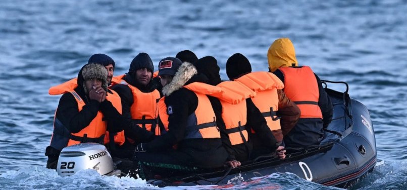 1 DEAD AFTER IRREGULAR MIGRANT BOAT CAPSIZES IN ENGLISH CHANNEL