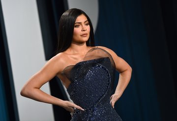 Kylie Jennerın serveti yalan mı?