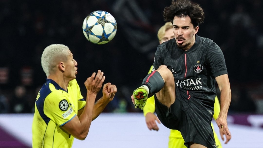 PARİS’TE SEKİZ GOLLÜ DÜELLO