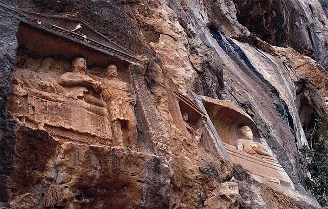 Binlerce yıldır gizemini koruyan: Adam Kayalar