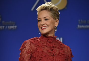 Sharon Stone: Lütfen kendiniz ve diğerleri için maske takın