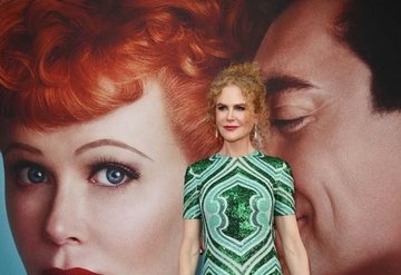 Nicole Kidmanın zümrüt yeşili şıklığı