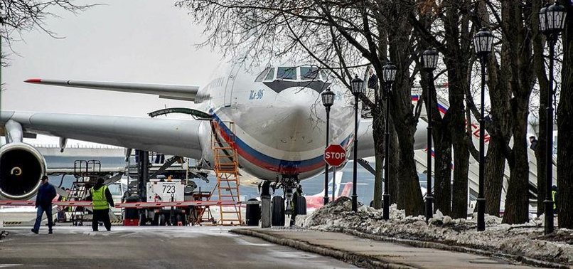 PLANE CARRYING RUSSIAN DIPLOMATS EXPELLED FROM US LANDS IN MOSCOW