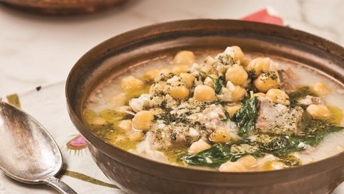 Etli ve Pazılı Tarhana Çorbası