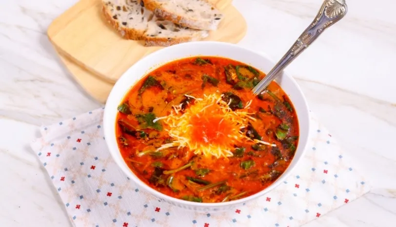 Ispanaklı Közlenmiş Biber Çorbası