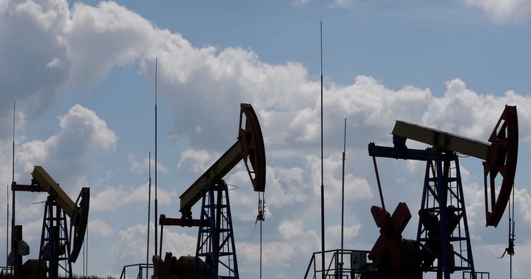 Küresel petrol arzı temmuzda 230 bin varil arttı