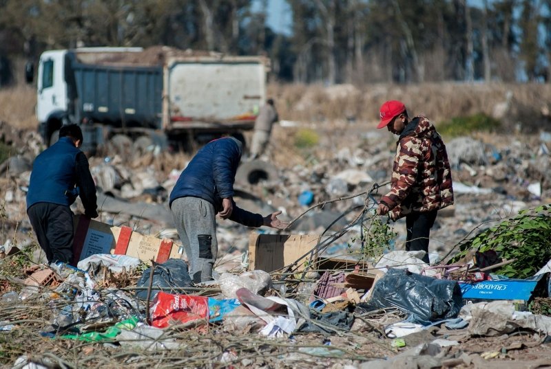 Tens of thousands of dollars found at Argentina dump