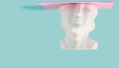 GENÇ BATILILAR RAHATSIZ!