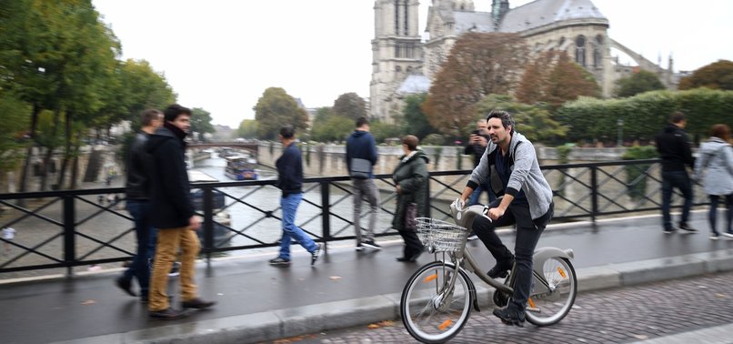 PARIS, BRUSSELS MAYORS CALL FOR CAR-FREE DAY IN EUROPE