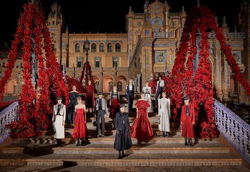 Dior Cruise 2023: Şiirsel Bir İspanyol Şovu