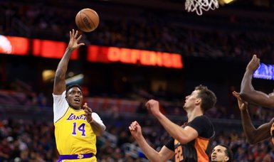 Lakers to sign F Stanley Johnson to 2-year deal - reports