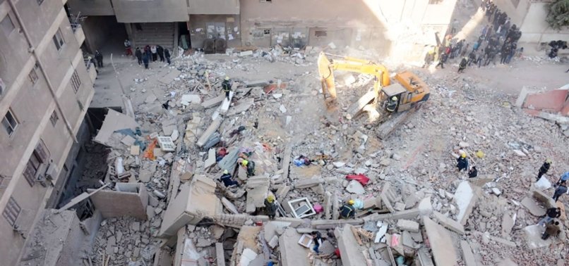 BUILDING COLLAPSES IN EGYPTS CAPITAL KILLING 5, INJURING 24