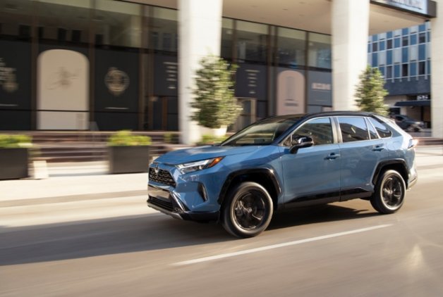 TOYOTA RAV4’E UFAK MAKYAJ OPERASYONU