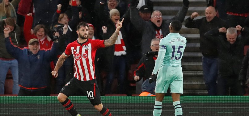 ARSENALS UNBEATEN RUN ENDS WITH 3-2 LOSS AT SOUTHAMPTON