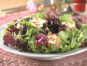 Peynirli Salata