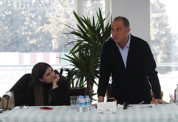 Buse Terim Bahçekapılı: Babamın durumu iyi ve iyiye gidiyor