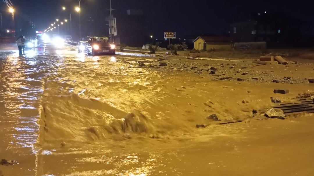 KONYA’YI SEL VURDU