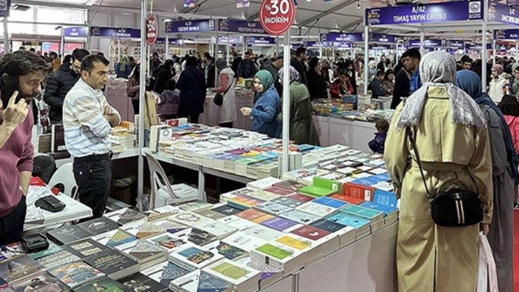 9. Üsküdar Kitap Fuarı, söyleşiler ve imza günleriyle sona erdi