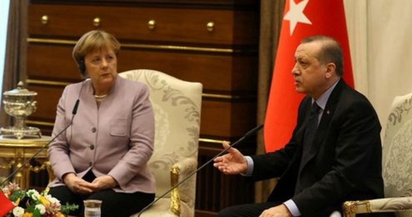 Erdoğan’dan dost uyarısı: DEAŞ neyse FETÖ de odur