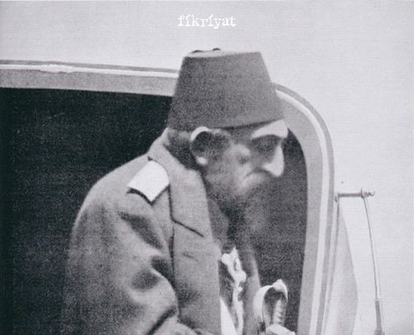 Edebiyata düşkündü