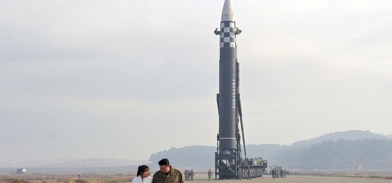 North Korea holds nighttime military parade -Yonhap