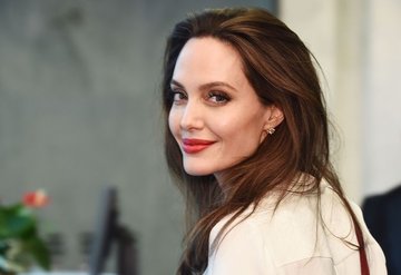 Angelina Jolie dergi editör oldu