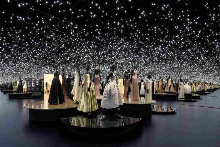 Christian Dior: Designer of Dreams Sergisi