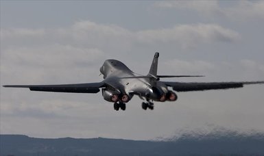 B-1B bomber crashes in U.S. state of South Dakota, 4 crew members eject safely