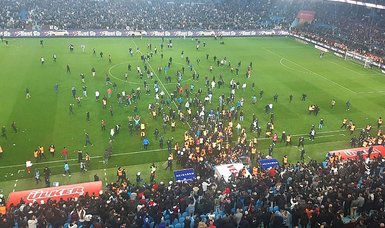 Trabzonspor get six match fan-ban over pitch invasion