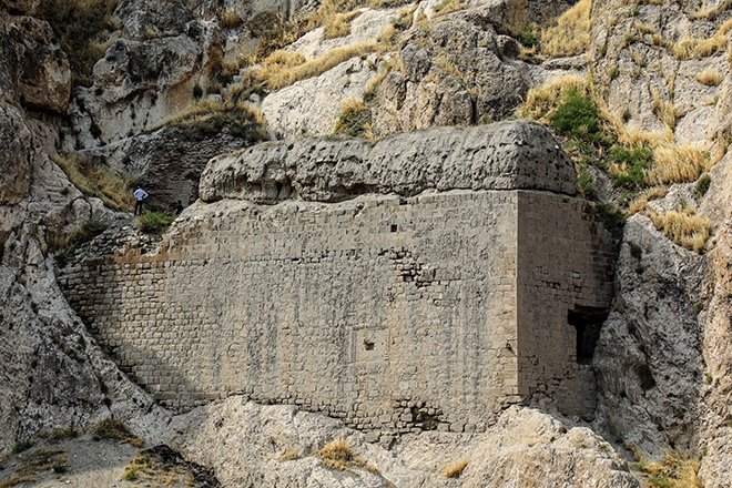 Tarihe meydan okuyan Van Kalesi