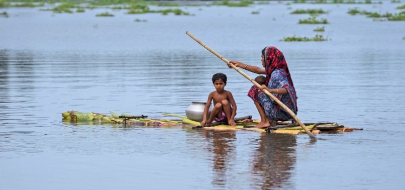 FLOODS IN BANGLADESH KILL 36, SPREAD WATERBORNE DISEASES