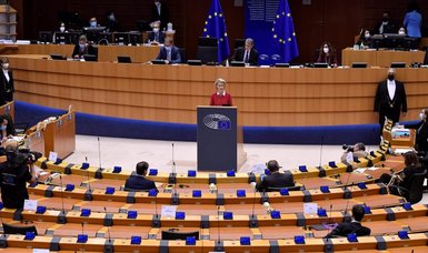 EU lawmakers approve post-Brexit trade treaty