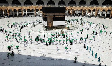 Pilgrims arrive in Mecca for second pandemic hajj