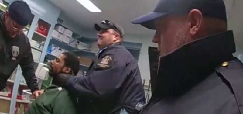 New York prison guards' brutal beating of black inmate captured on video
