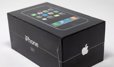 Original, factory sealed iPhone from 2007 sells for $55,000 at auction
