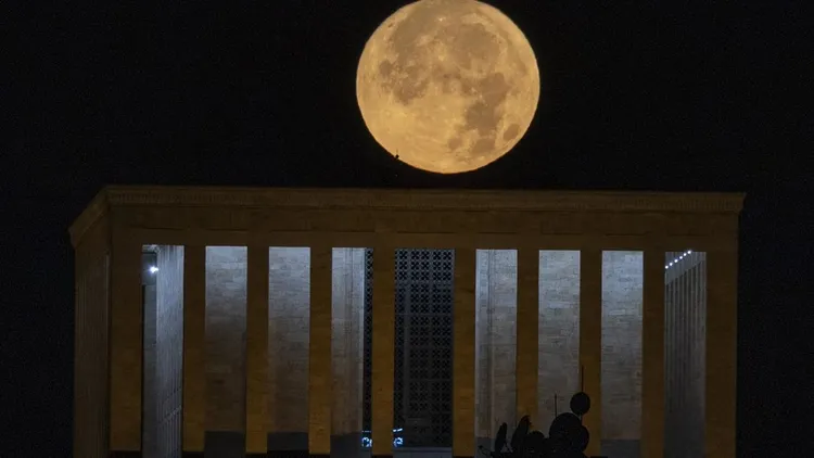 Full Moon lights up Ankara sky