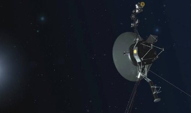 NASA loses contact with Voyager 2, incorrect command shifts antenna