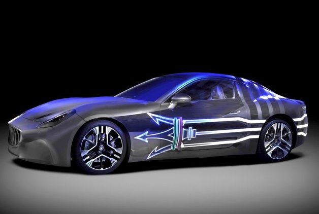 MASERATI GELECEĞE HAZIRLANIYOR