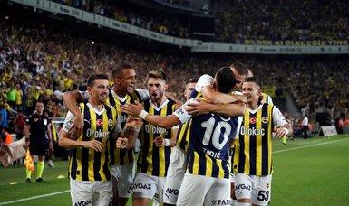 Bosnian forward Dzeko scores double as Fenerbahçe start Turkish league with win