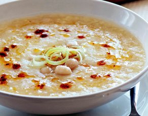 Kurufasulyeli ve Yarmalı Pırasa Çorbası Tarifi