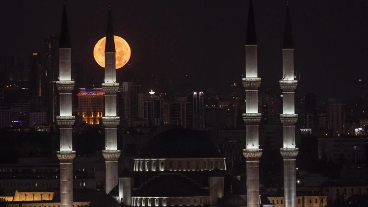 Full Moon lights up Ankara sky