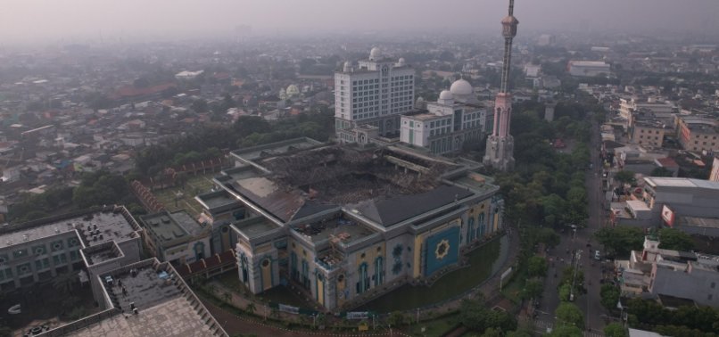 JAKARTA GRAND MOSQUES DOME COLLAPSES AFTER FIRE