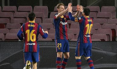 Messi scores twice as Barcelona dispatch Elche