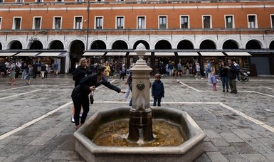 Venice pushes tourists to drink from fountains and shun plastic