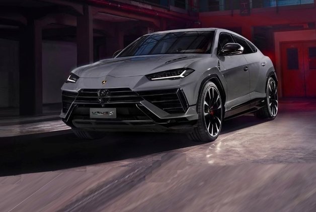 LAMBORGHINI URUS S DAHA LÜKS VE DAHA SPORTİF