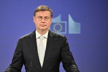 AB, ABD’den Rus petrolüne tavan fiyat uygulamasını sürdürmesini istedi