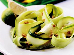 Hardal Soslu Salata